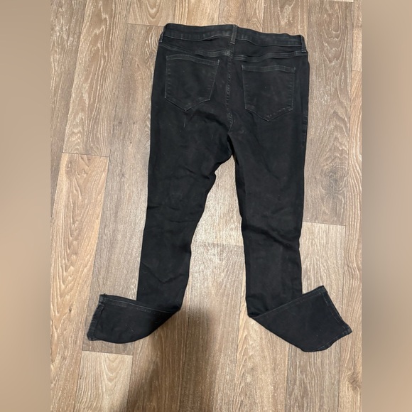 Old Navy Woman's Black Super Skinny High Rise
Size 10 Jeans - Picture 3 of 4